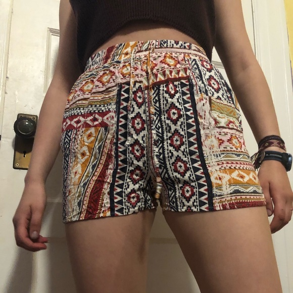Patterned shorts - Picture 2 of 3